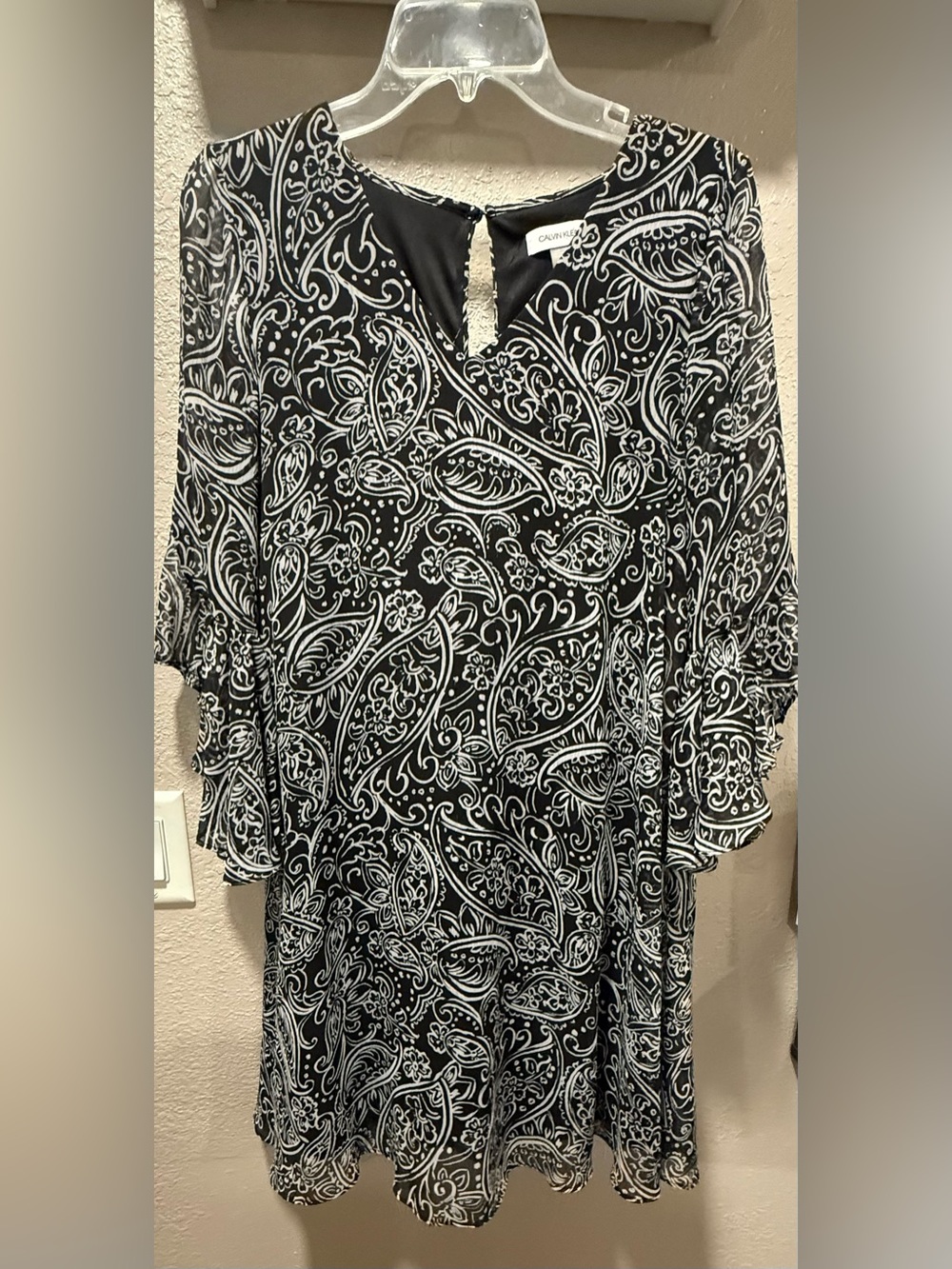 Calvin Klein Dress Womens 8 Black White Floral Shift Knee Length Flutter